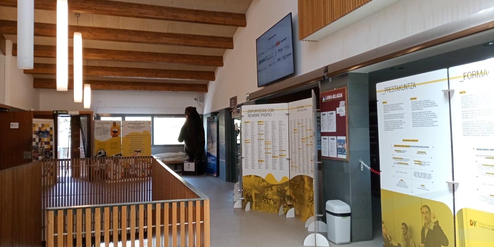 LA EXPOSICI&Oacute;N ITINERANTE DEL 25&ordm; ANIVERSARIO EST&Aacute; EXPUESTA EN LARRA BELAGUA